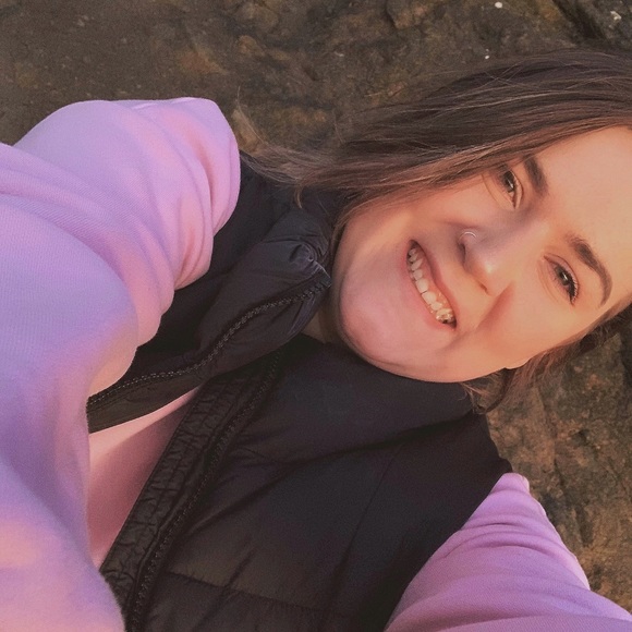 Meet your Posher, Carrie - Picture 1 of 1